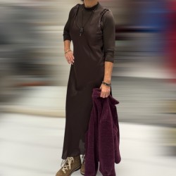 Robe longue, marron satin